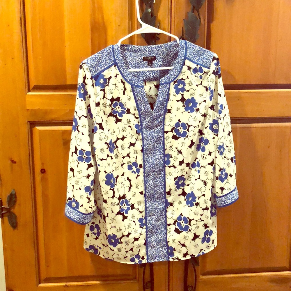 Gorgeous 💙 Blouse